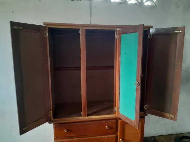 GUARDA ROUPA E CAMA DE SOLTEIRO COM CALCHAO( mil )