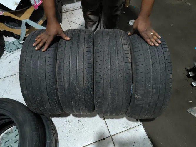 Pneus MICHELIN Primacy 215/50 17 - DIVIDO EM 4X SEM JUROS