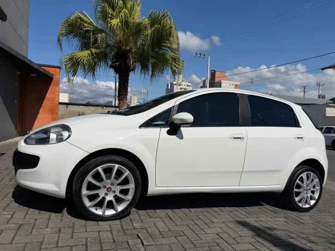 Fiat Punto Attractive Italia 1.4 F.flex 8V 5P 2013