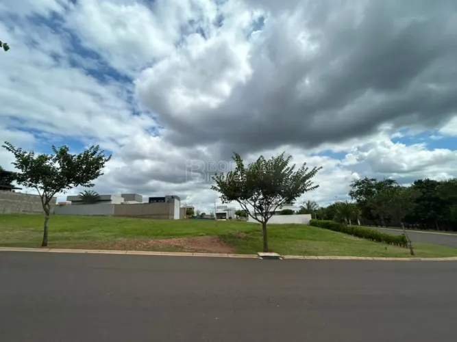 Venda de Terreno / Condomínio na cidade de Araraquara