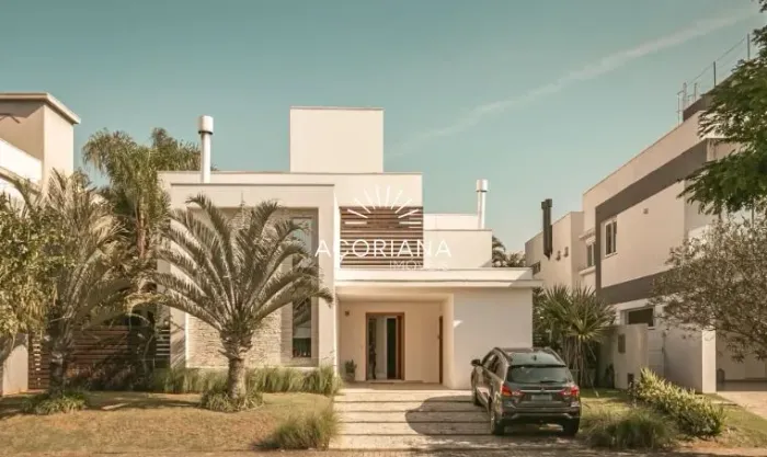 Casa à Venda no Rio Tavares em Condomínio Fechado com Piscina e 3 Quartos