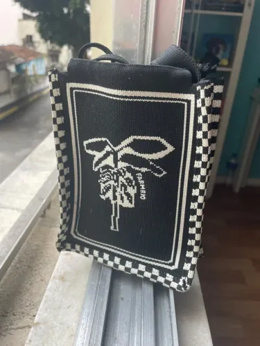 Bolsa Farm - bag preta transversal