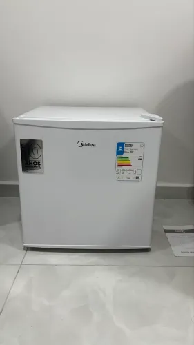 Frigobar midea 