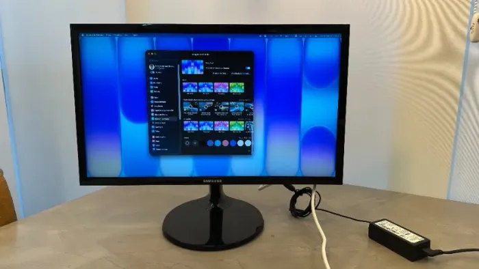 Monitor LED 22" Samsung Full HD S22F350FHL com HDMI - Ótimo Estado