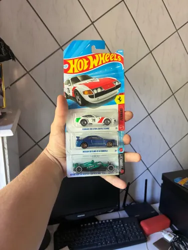 Skyline F1 Aston Martin Ferrari 365