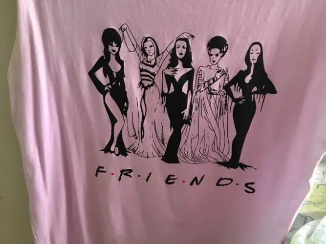 camiseta regata feminina friends M