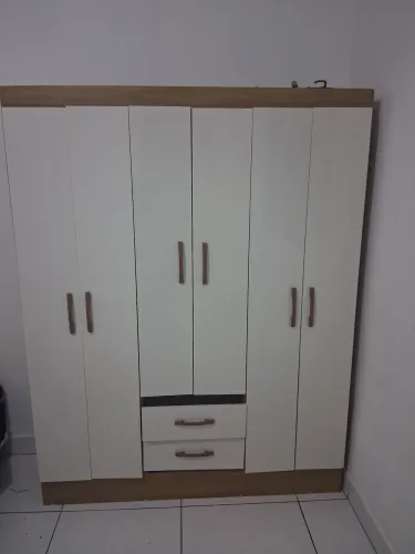 Guarda roupa 6 portas