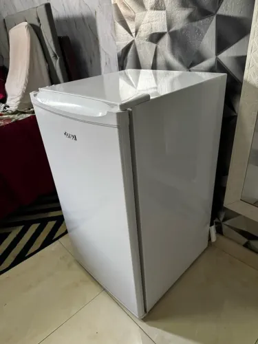 Frigobar semi novo
