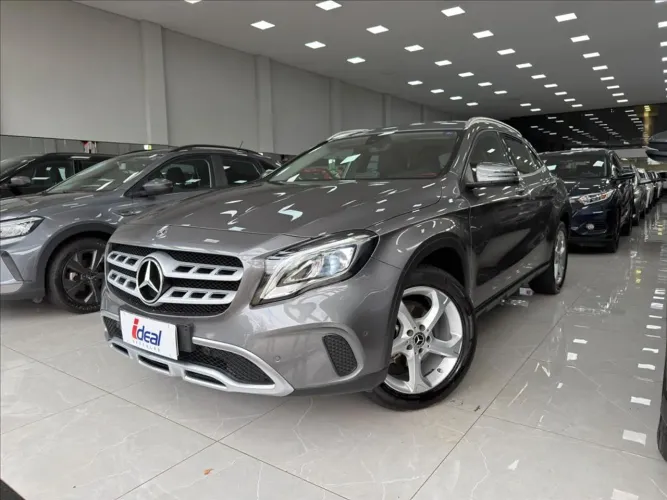 Mercedes-Benz GLA 200 Adv. 1.6/1.6 TB 16V Flex Aut. 2018