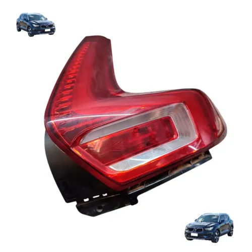 Lanterna Traseira Direita Volvo Xc40 2.0 T5 2018 C/ Detalhe Direito/passageiro Vermelho