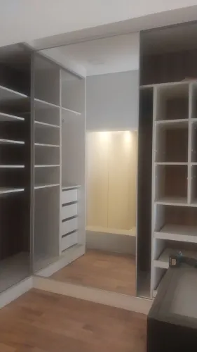 Guarda roupa planejado de canto