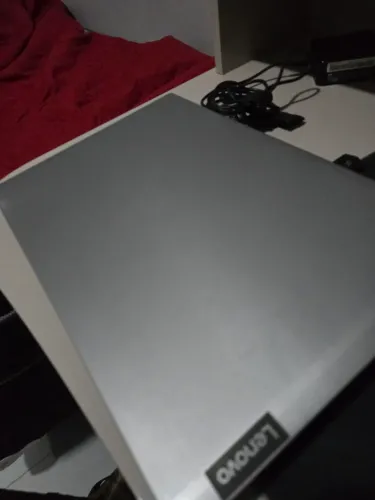 NOTEBOOK LENOVO RYZEN 5 12GB RAM*