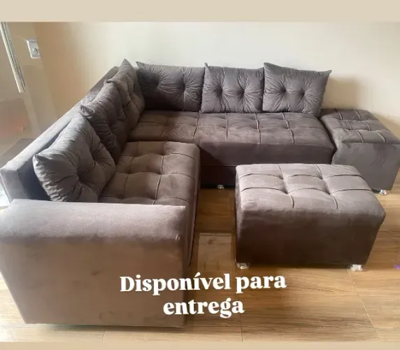 Sofá marrom aveludado. Mega mega