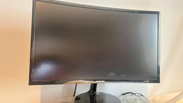 Monitor Samsung Curvo 24 polegadas