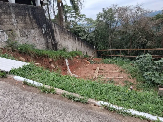 Terreno 630m² Cajamar condominio Forest ville