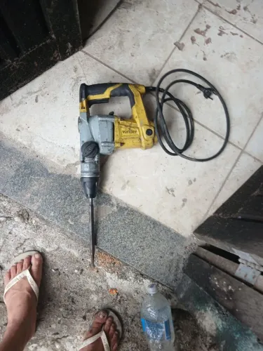 Vendo martelete sds vonder 110v valor 450 