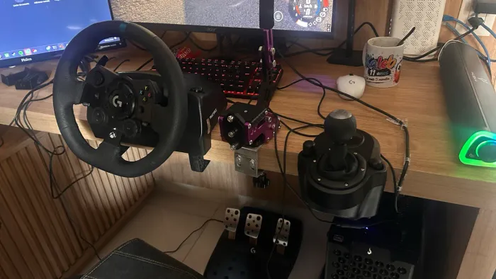 Volante G923 - Logitech - 2 meses de uso