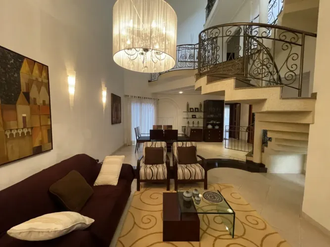 Casa à venda em Maringá, Zona 08, com 4 suítes, com 432 m², Condomínio Delta Ville II
