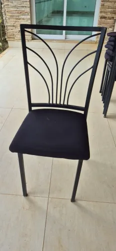 Cadeira de ferro com estolfado