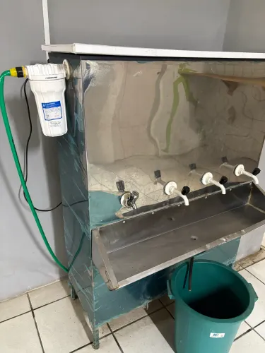 Bebedouro industrial 200lts 4 torneiras