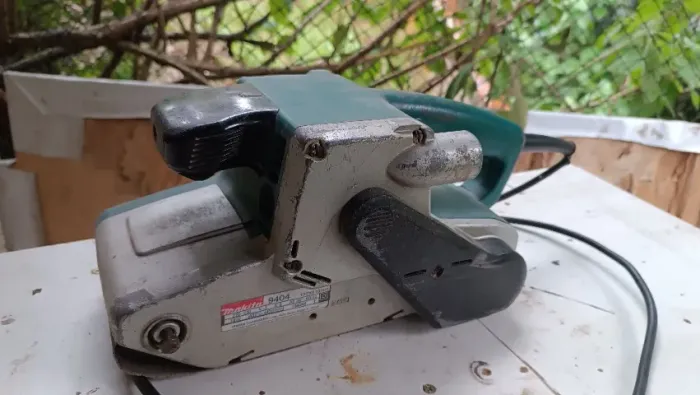 Lixadeira Makita 9404