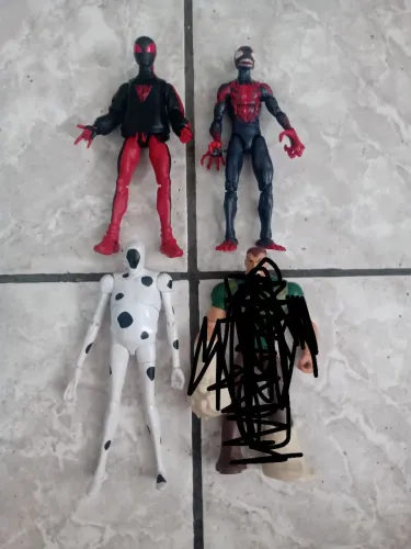 Bonecos marvel legends trocas
