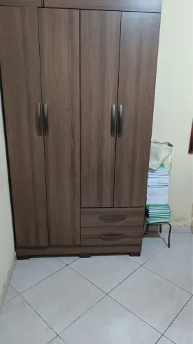 ? VENDO GUARDA-ROUPA DE SOLTEIRO! ? Em ótimo estado e por um preço que cabe no bolso.?