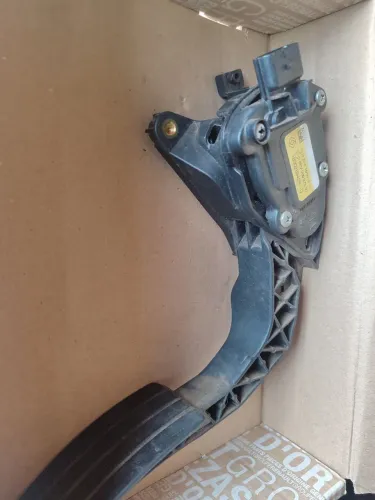 Pedal de embreagem Duster 1.6