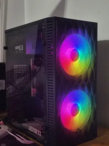 Pc gamer de entrada - Ryzen 3 3200G/A520 Asrock/8GB de RAM