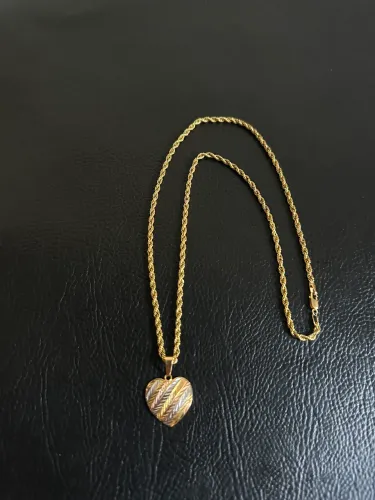 Colar de ouro