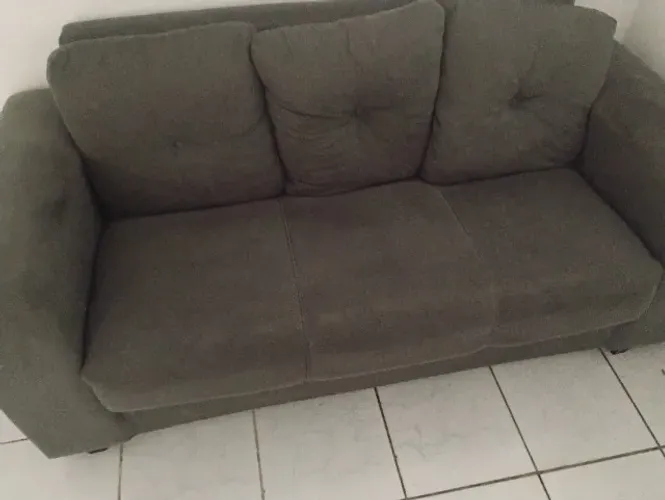Vendo sofá 3 lugares