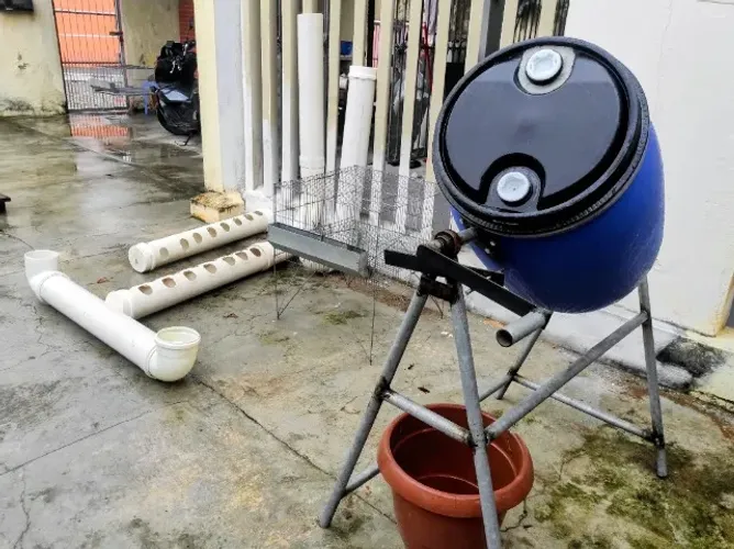 Misturador de Ração 100L + Pinteiro + 3 Comedouros e 1 Bebedouro PVC 150mm
