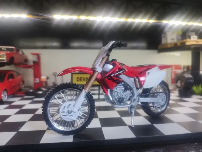 Miniatura da Honda CRF 450R ESCALA 1/12 MAISTO