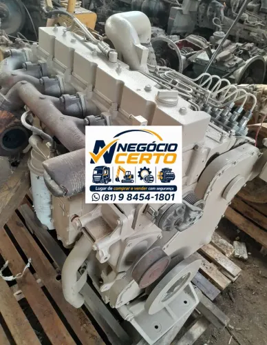 Motor Cummins 6 cilindros funciona perfeitamente 