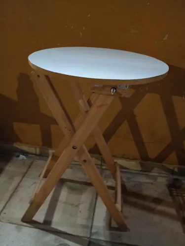 MESINHA REDONDA RETRÁTIL RÚSTICA, LEVE E PRÁTICA PARA QUALQUER AMBIENTE