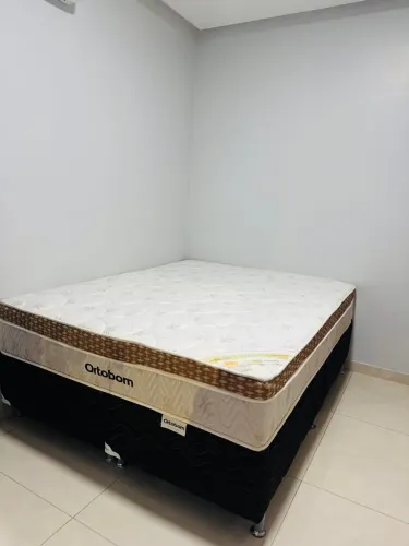 Vendo CAMA BOX QUEN