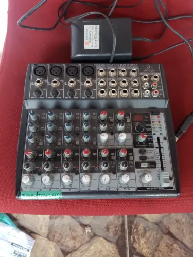 Mesa de som Behringer Xenyx 1202FX