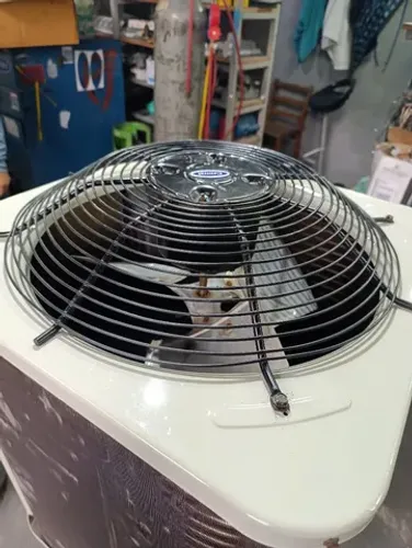 Hitachi 60.000 BTUs 220v R410 trifásico 