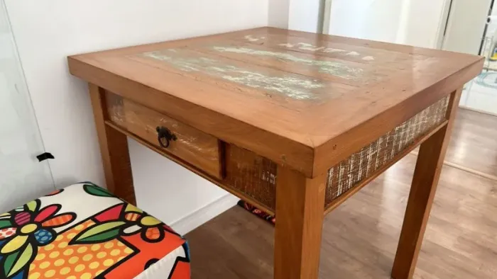 Mesa Quadrada em Madeira Peroba Maciça
