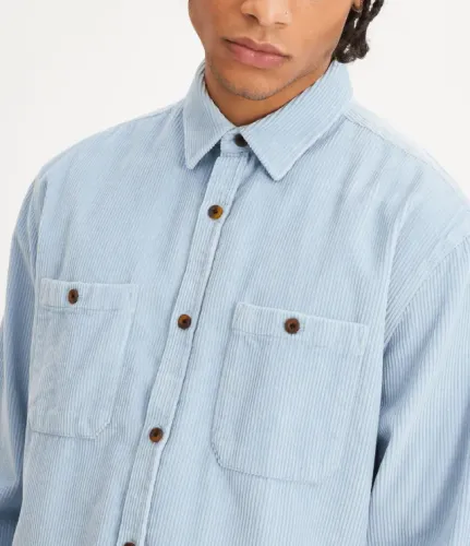 camisa regular em algodão com textura cotelê e bolsos azul claro