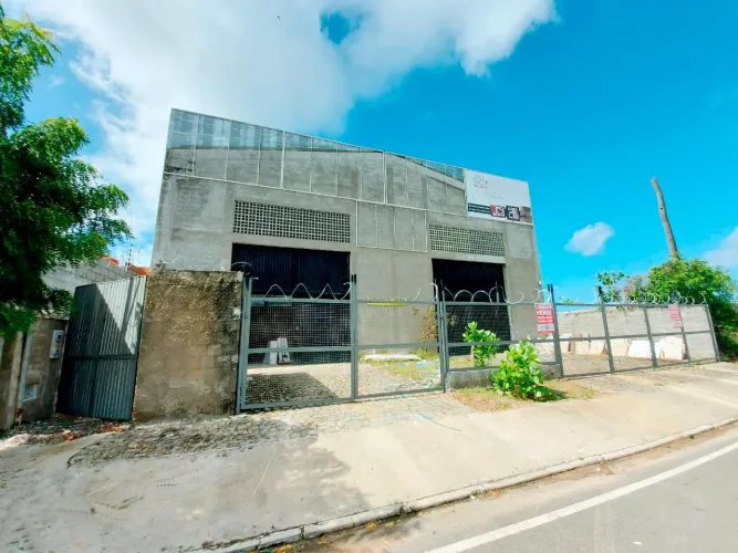 Galpão em excelente localização no Bairro Aruana