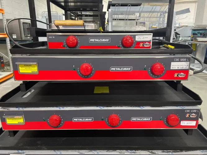 Chapa bifeteira para lanches elétrica 1m Metalcubas 