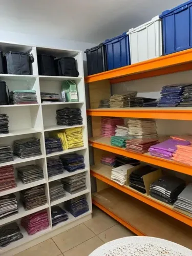 Loja de camisetas premium lisas!