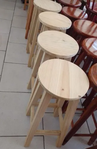Banquetas de Madeira Maciça - Novas
