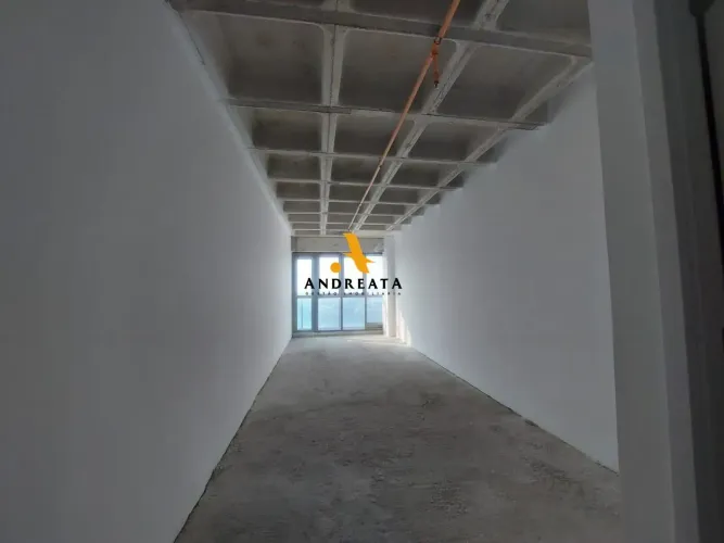 Venda de Sala Comercial, 34 m², por R$ 275 mil, no condomínio Absolutto Business Towers em