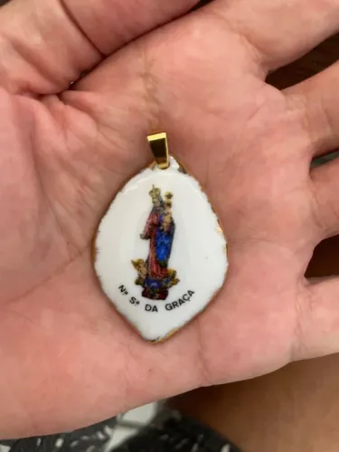 ANTIGA MEDALHA PORCELANA 