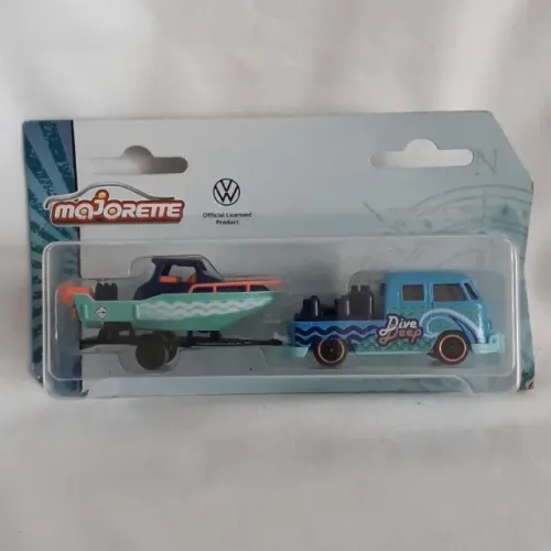 Miniatura Majorette VW Kombi pick-up rebocando barco, escala 1/64, no blister original