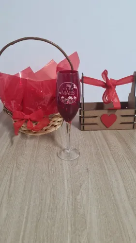 Taça de vinho ou champagne personalizada Feliz dia das mães