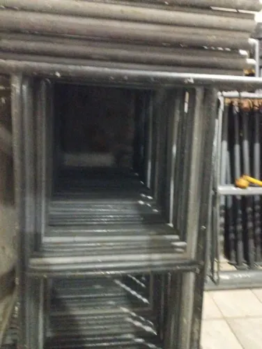 Aluguel de escora andaime tábuas r$5,00 barrotes betoneira e etc