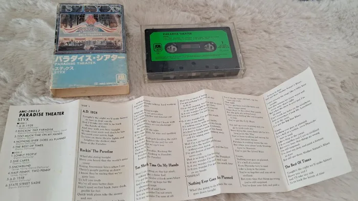 Fita k7 em ótimo estado ,paradise theater edição japonesa com capa externa e encarte. 